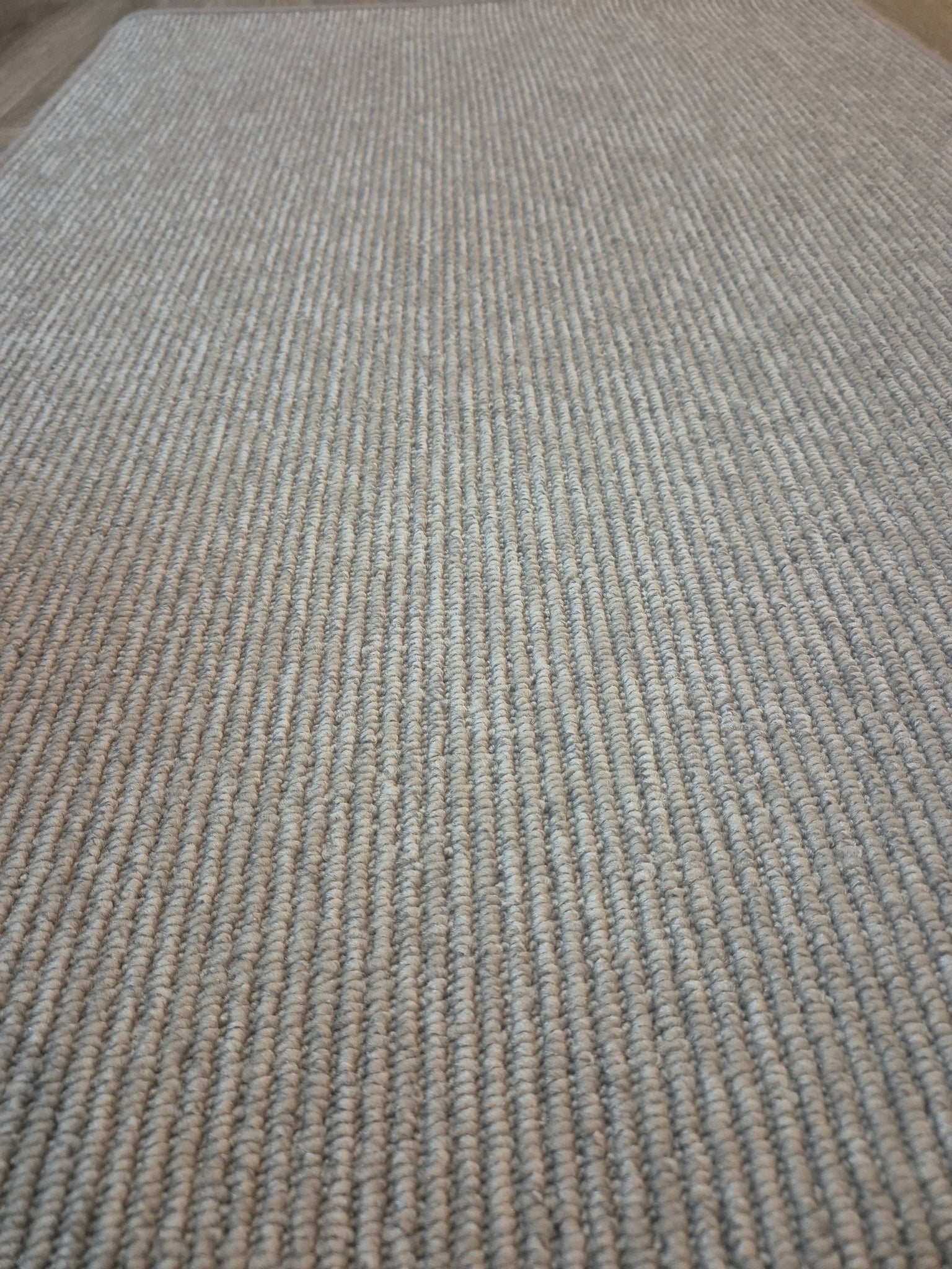 Mid grey bespoke sized rug with whipped edge - designer style R103