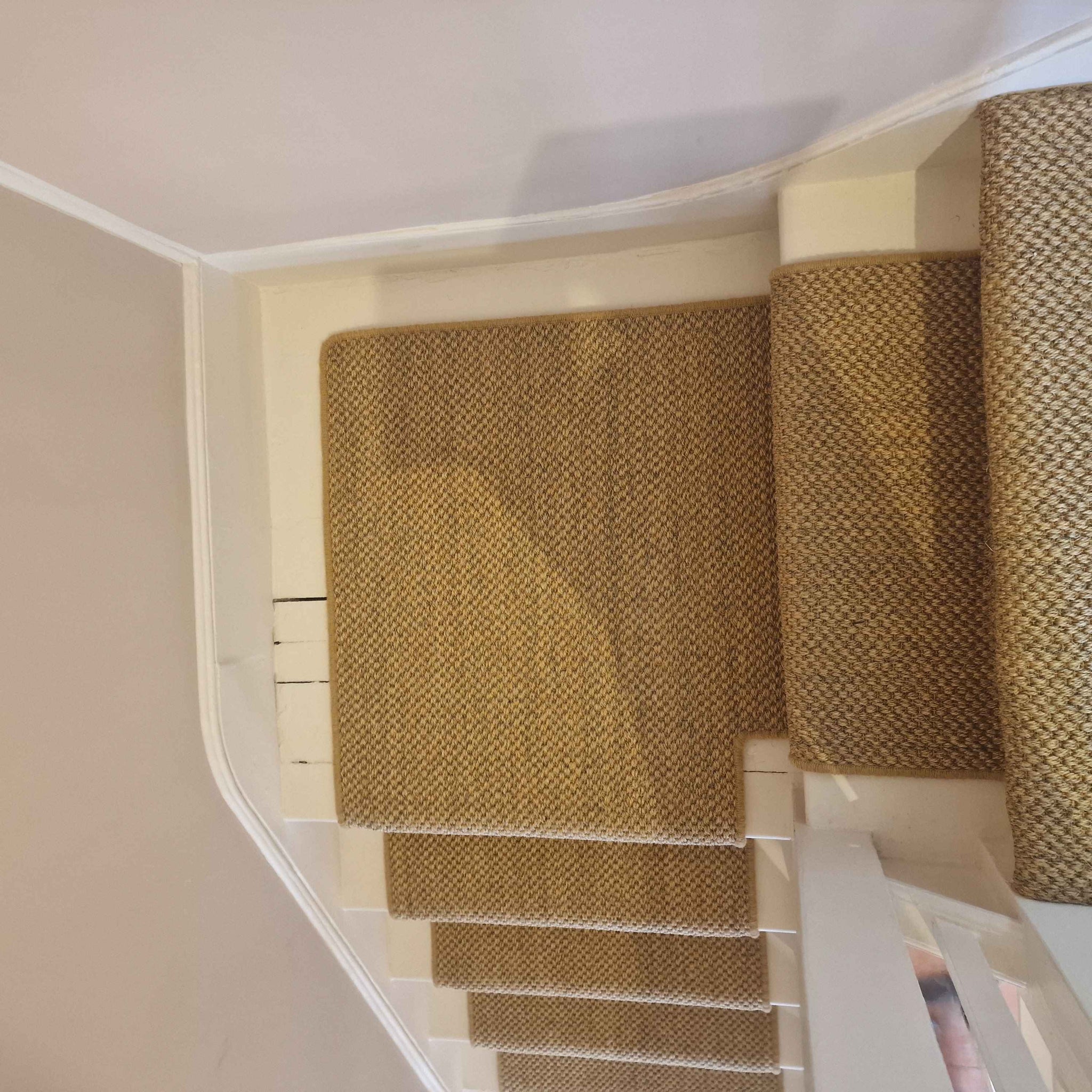 Kersint Cobb Tigers Eye sisal stair runner with whipped edge