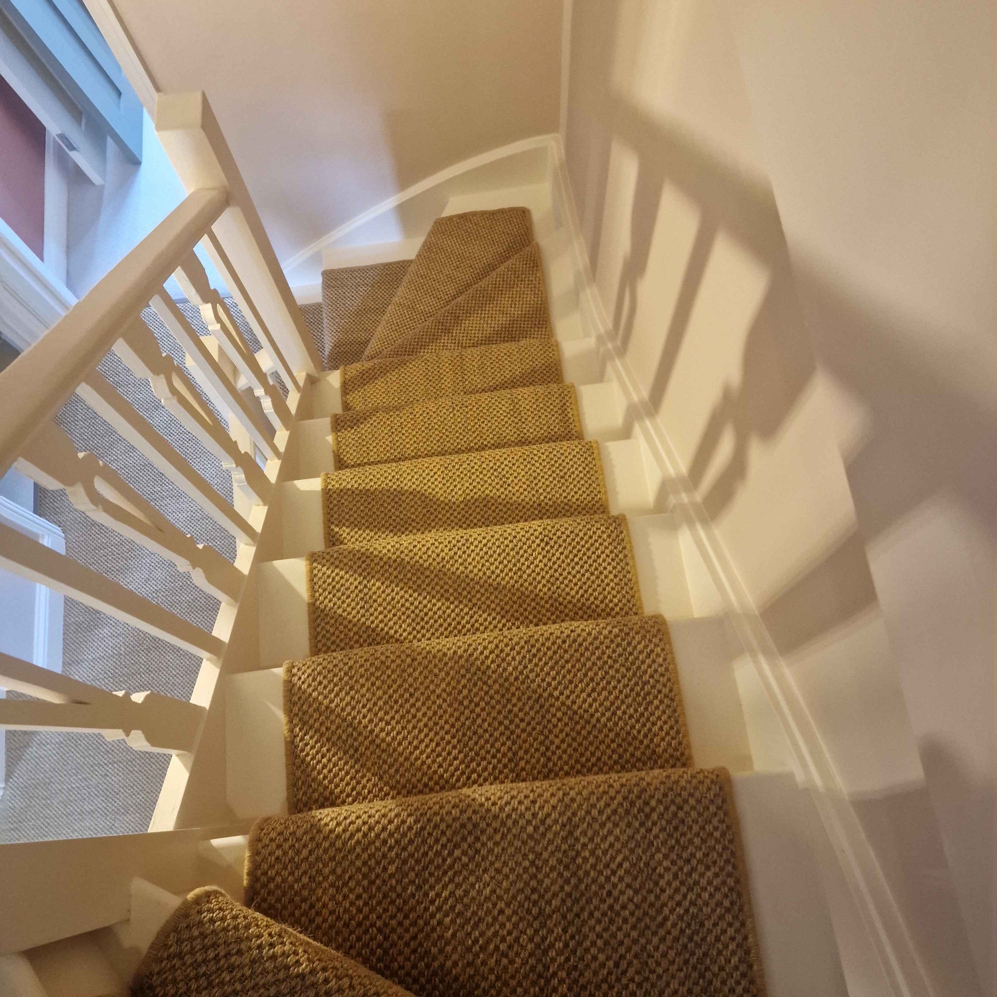 Kersint Cobb Tigers Eye sisal stair runner with whipped edge