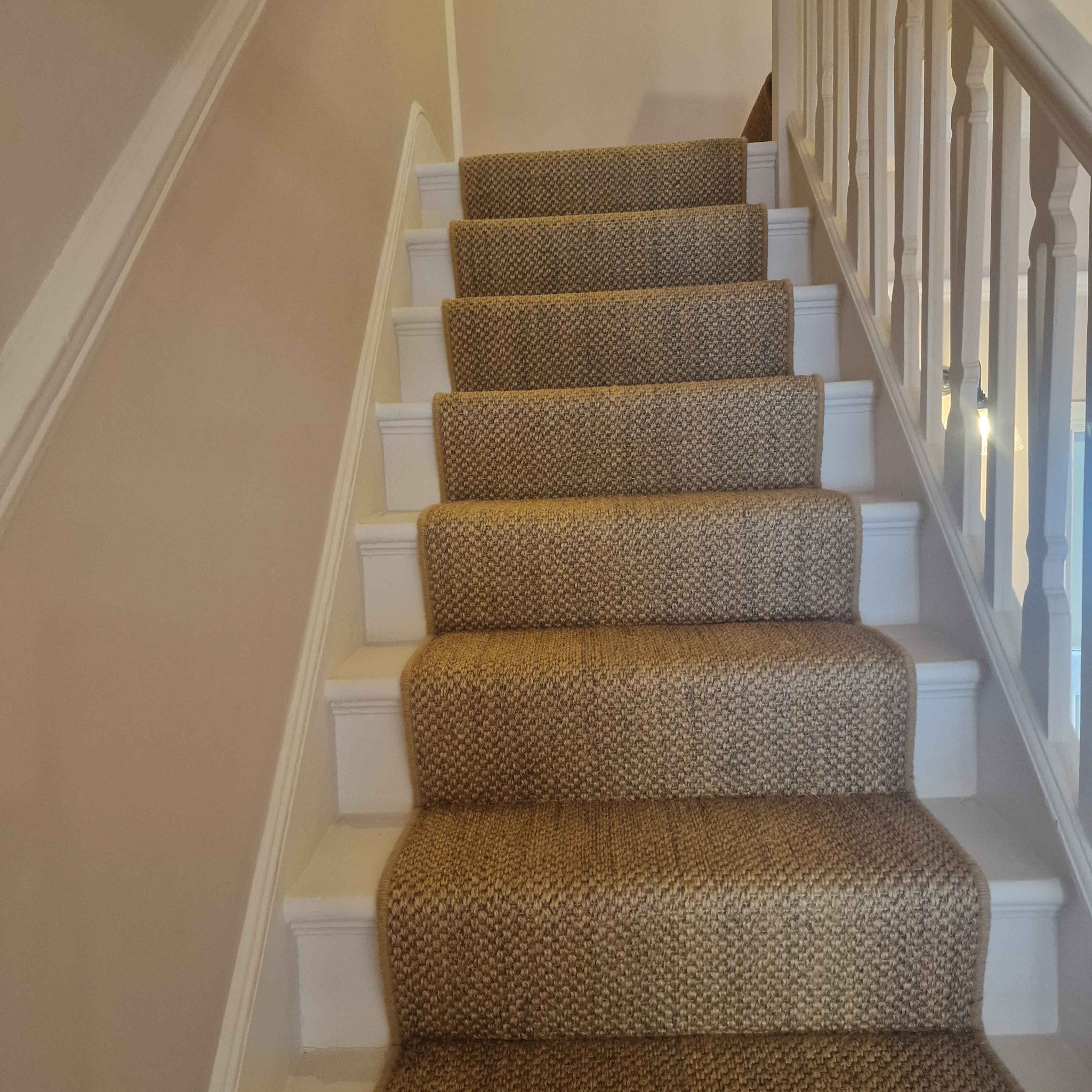 Kersint Cobb Tigers Eye sisal stair runner with whipped edge