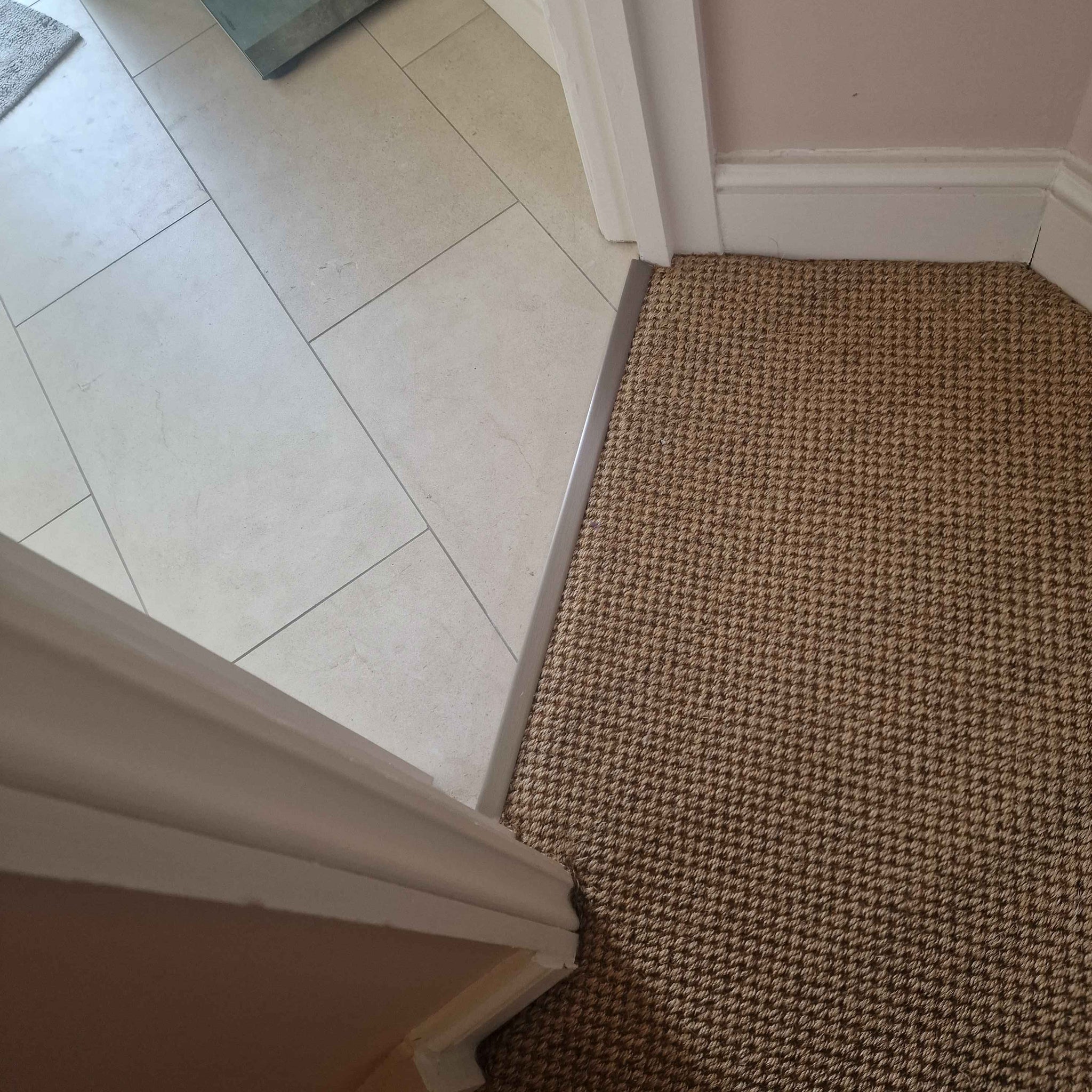 Kersint Cobb Tigers Eye sisal stair runner with whipped edge