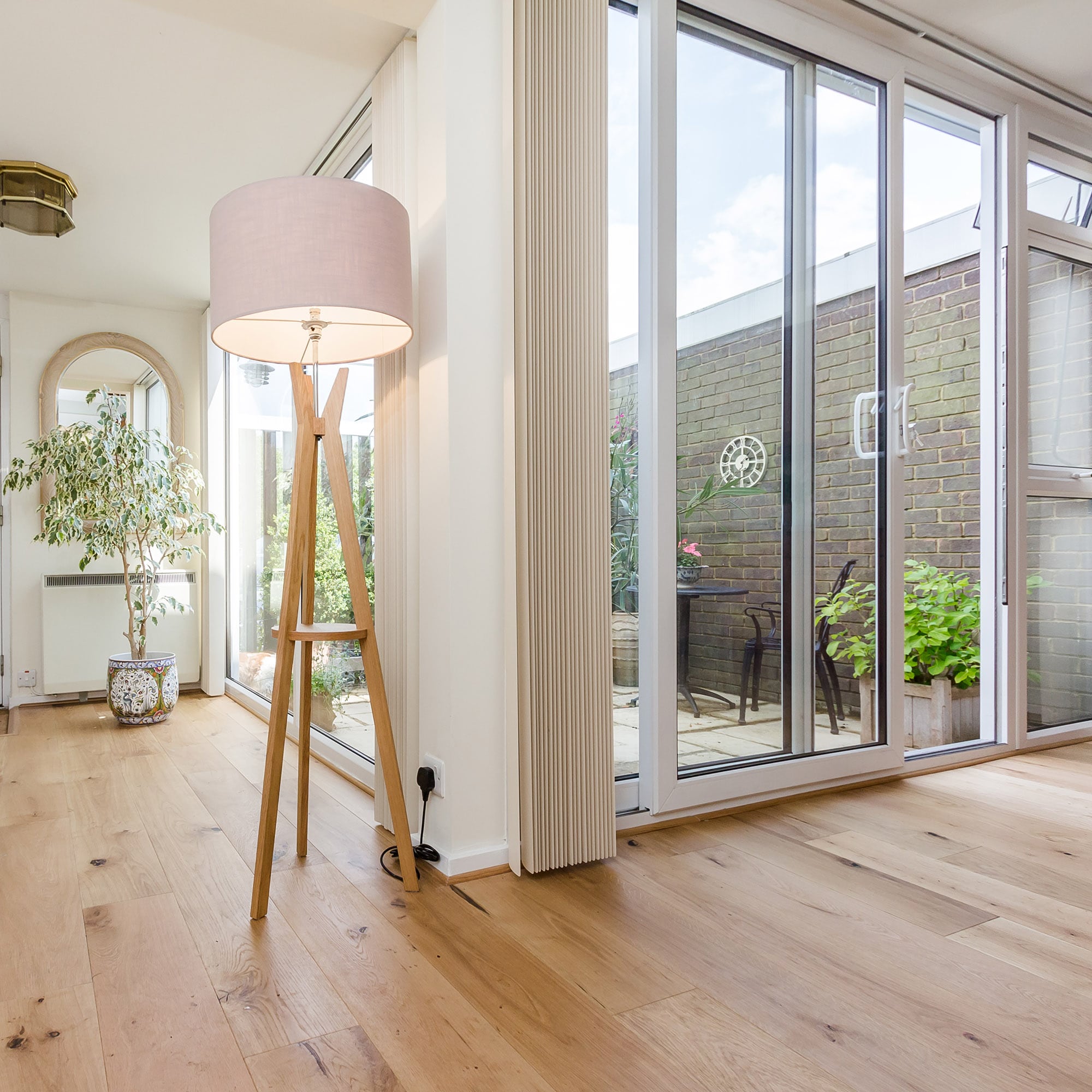 V4 Wood Flooring MA112 V4Magnetic Natural Oak