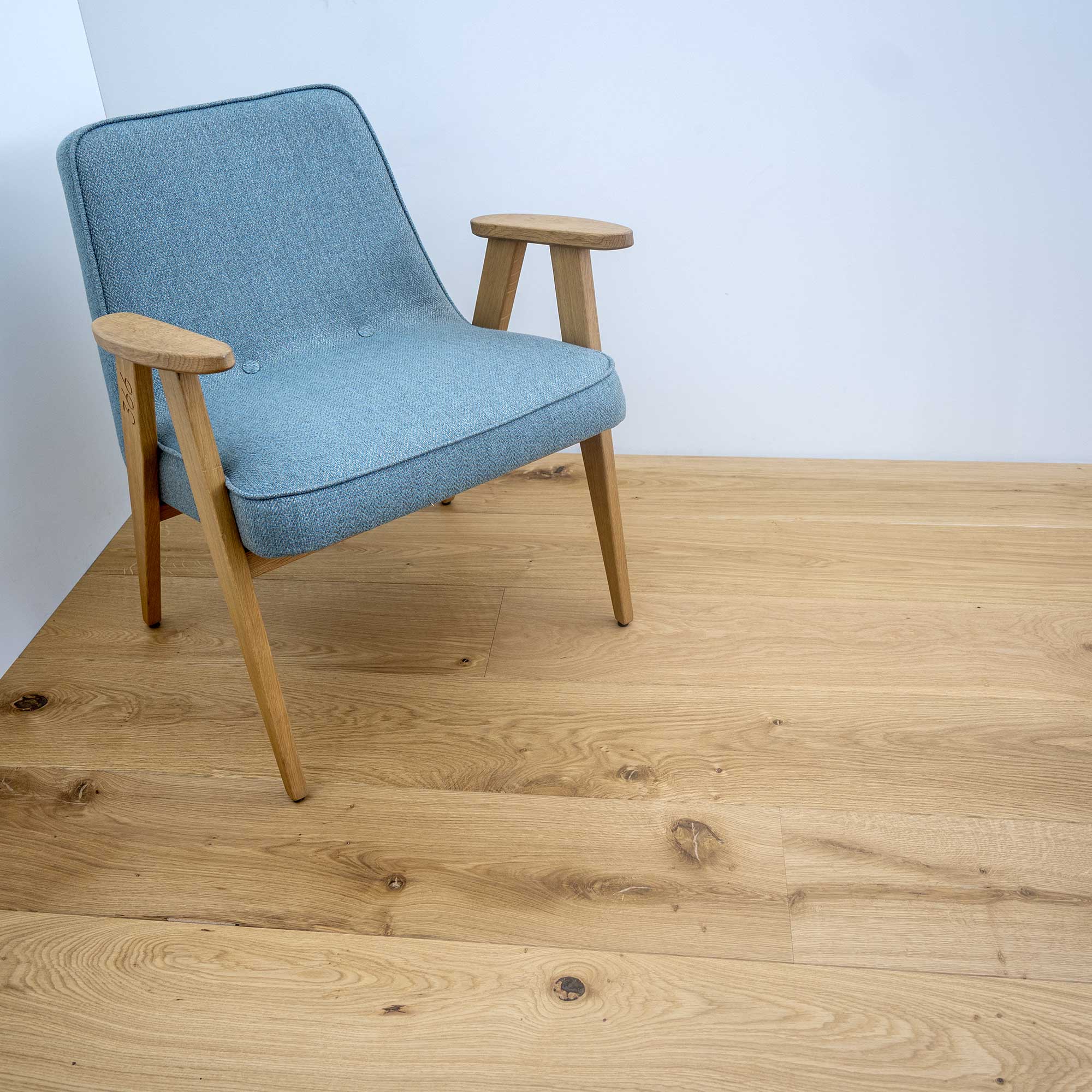 EG106 Broad Oak - Alpine Collection - V4 Wood Flooring