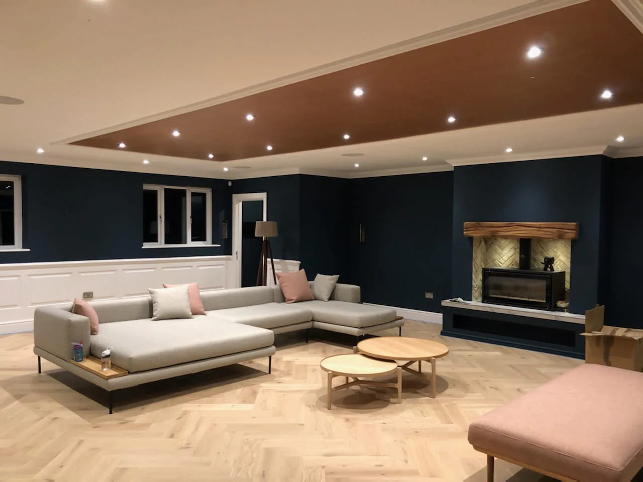 Fenston Carter Herringbone Invisible Oak Lacquered Flooring