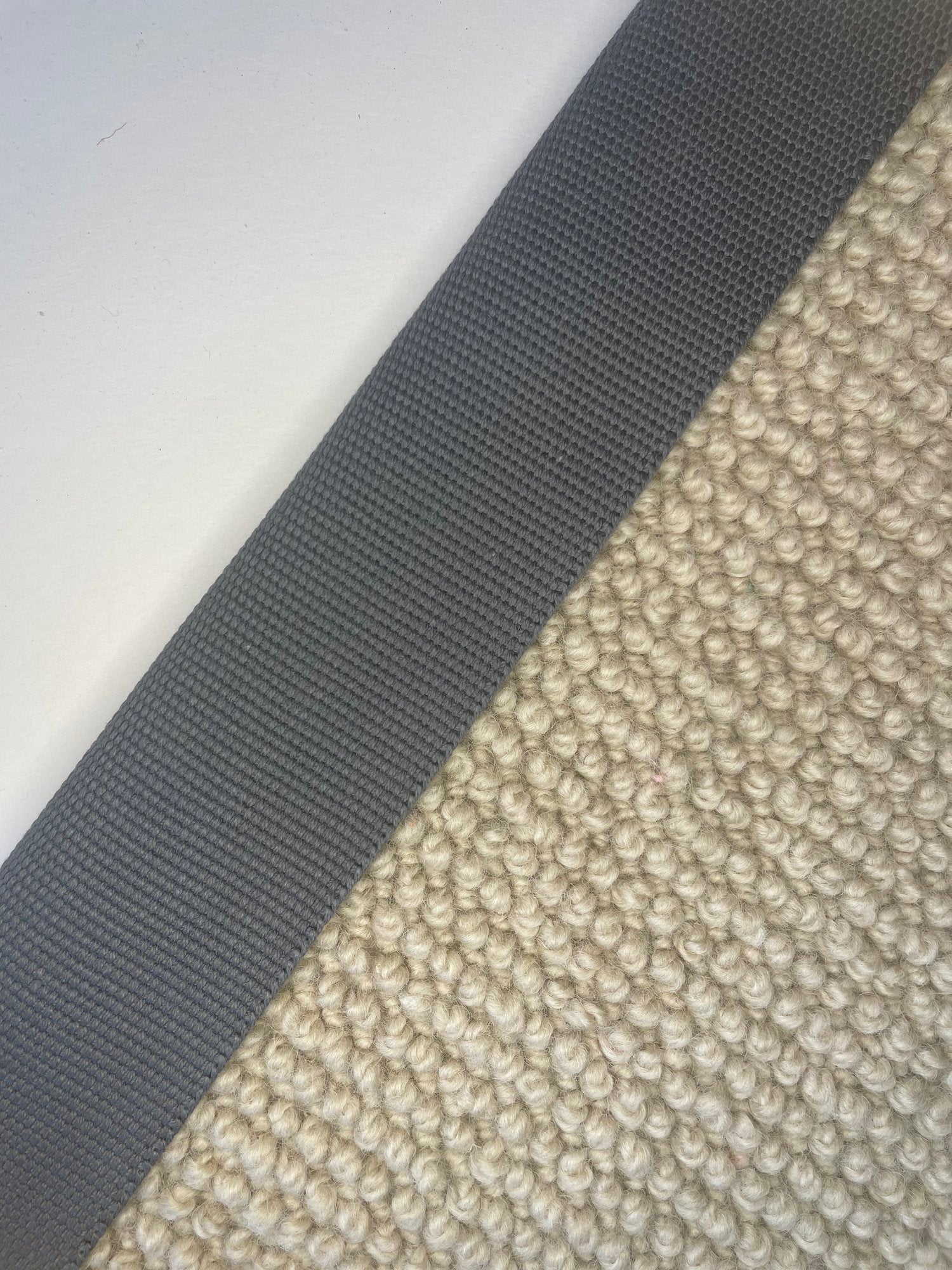 Carpet Edging Plain Border Plain Weave Titanium border tape onto carpet