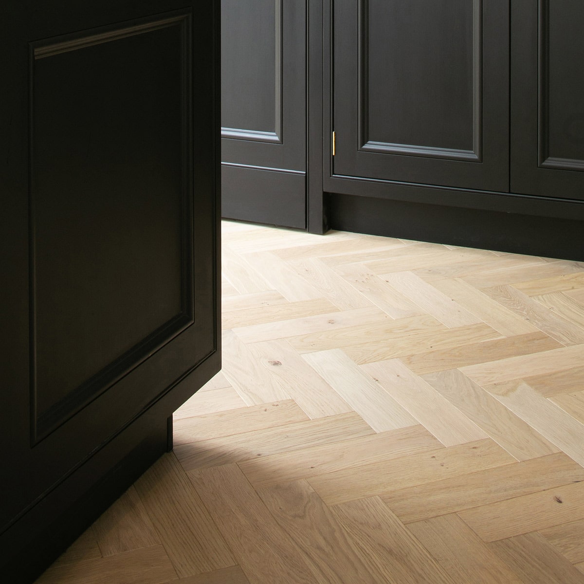 V4 Wood Flooring MZB204 V4Magnetic Shore Drift Oak