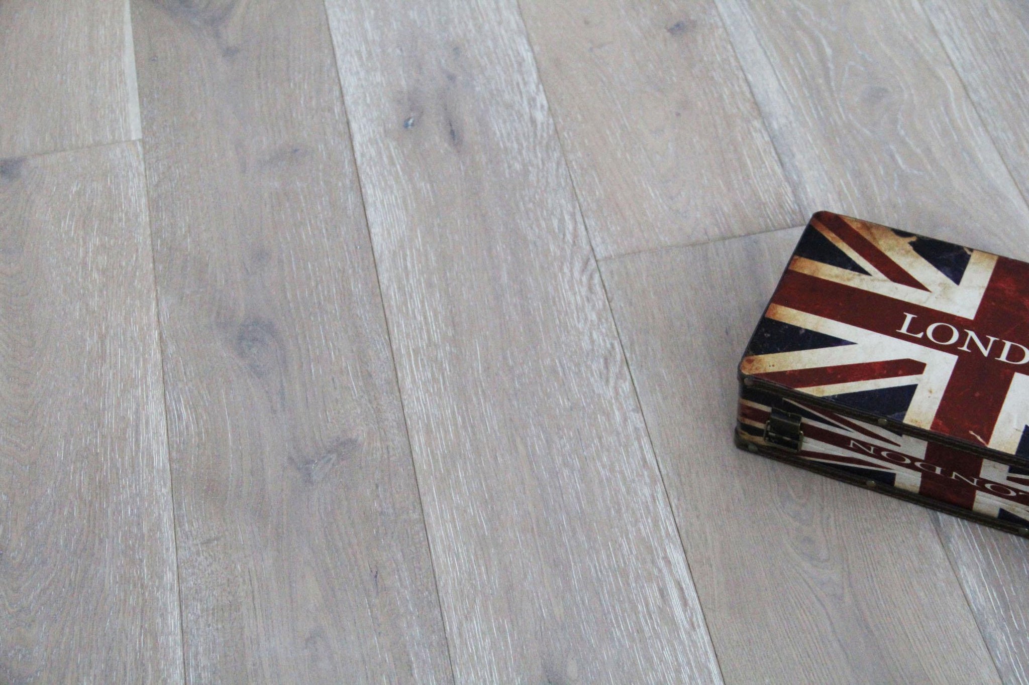 Maxzara E416 Smoked,Brushed,White Oiled Multiply Inspiration Oak Flooring