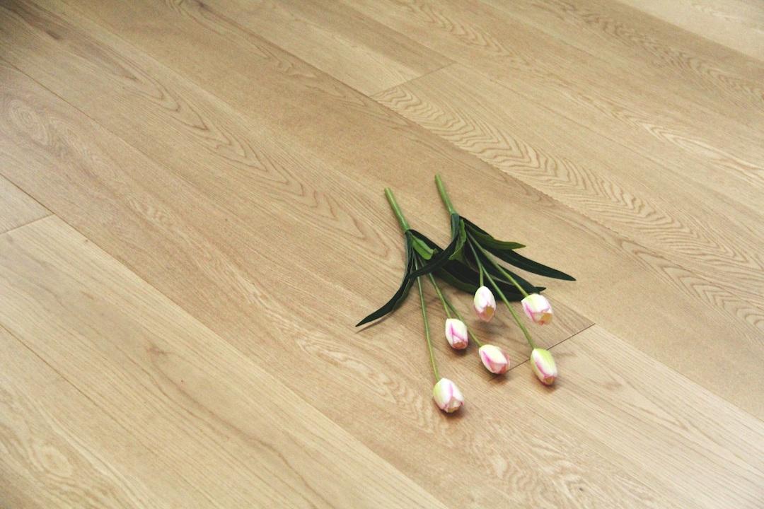 Maxzara E480 UV Lacquered 3-Ply 1-Strip T&G Oak Flooring