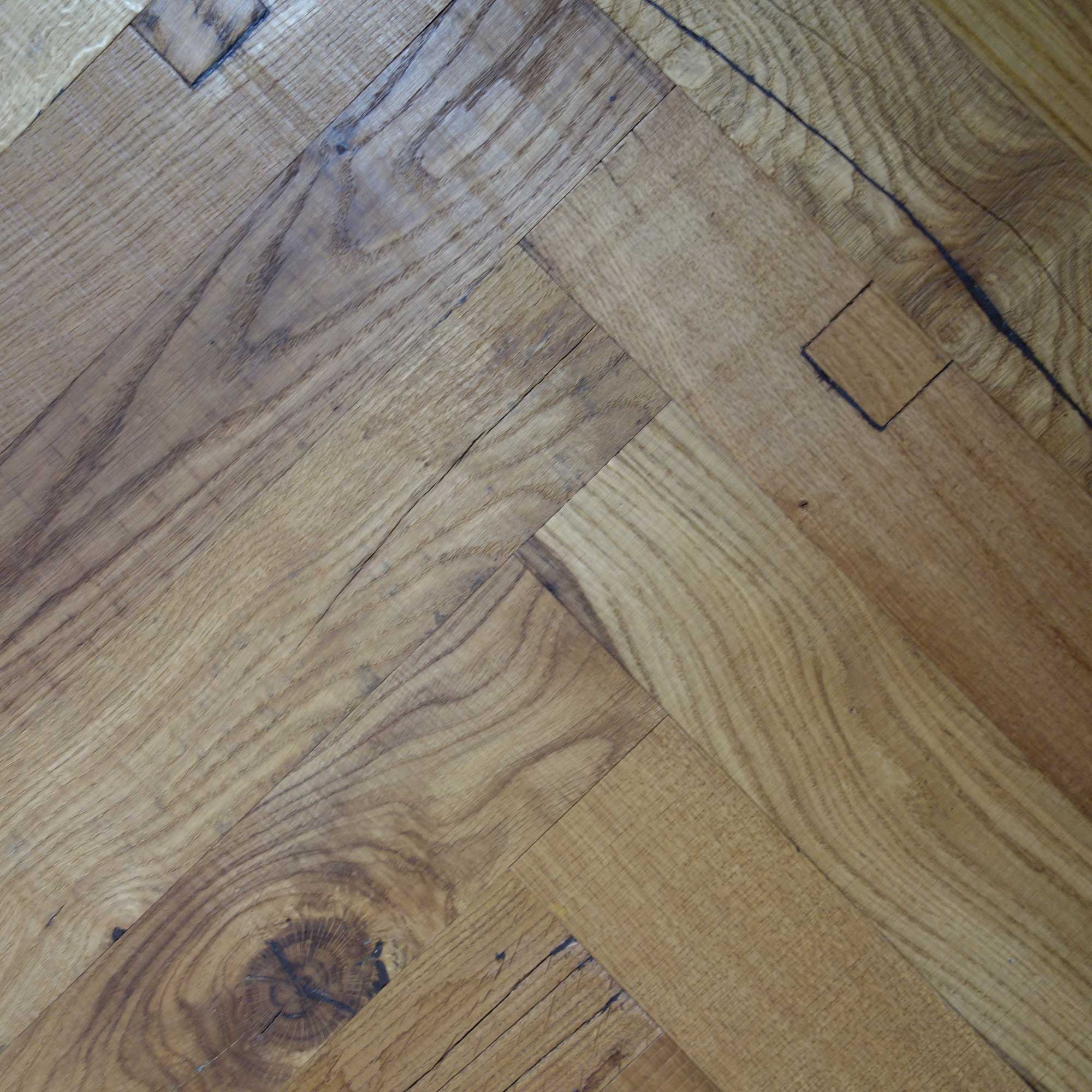 V4 Wood Flooring Vestige Reclaimed Grange Gable Herringbone