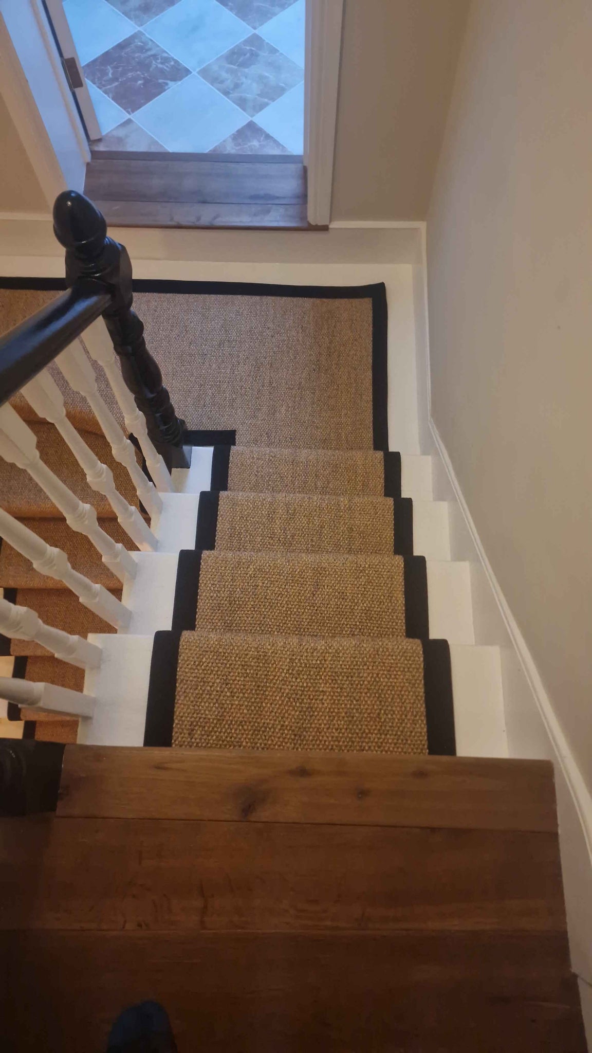 Alternative flooring sisal panama pilsbury stair runner with black cotton border