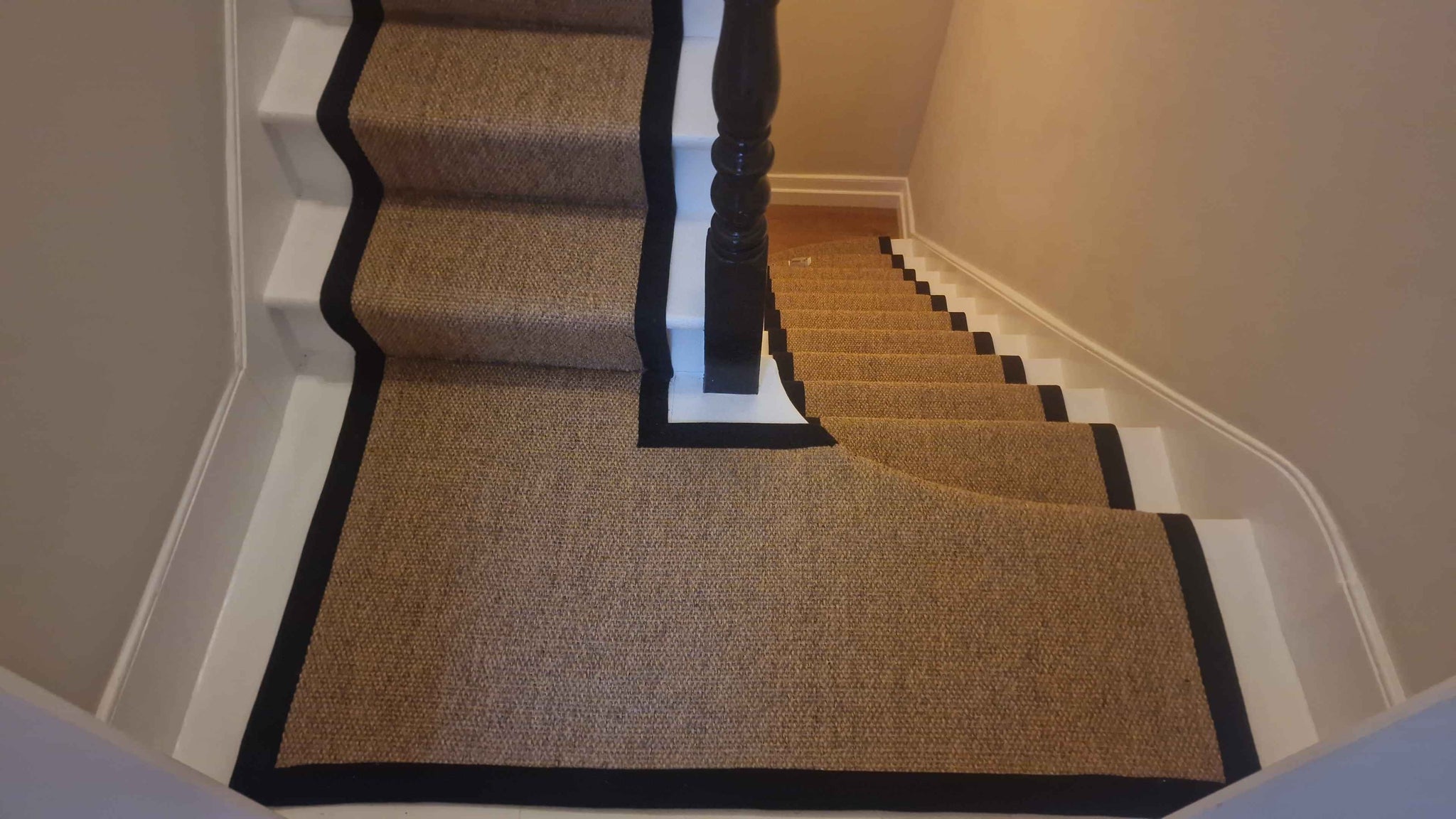 Alternative flooring sisal panama pilsbury stair runner with black cotton border