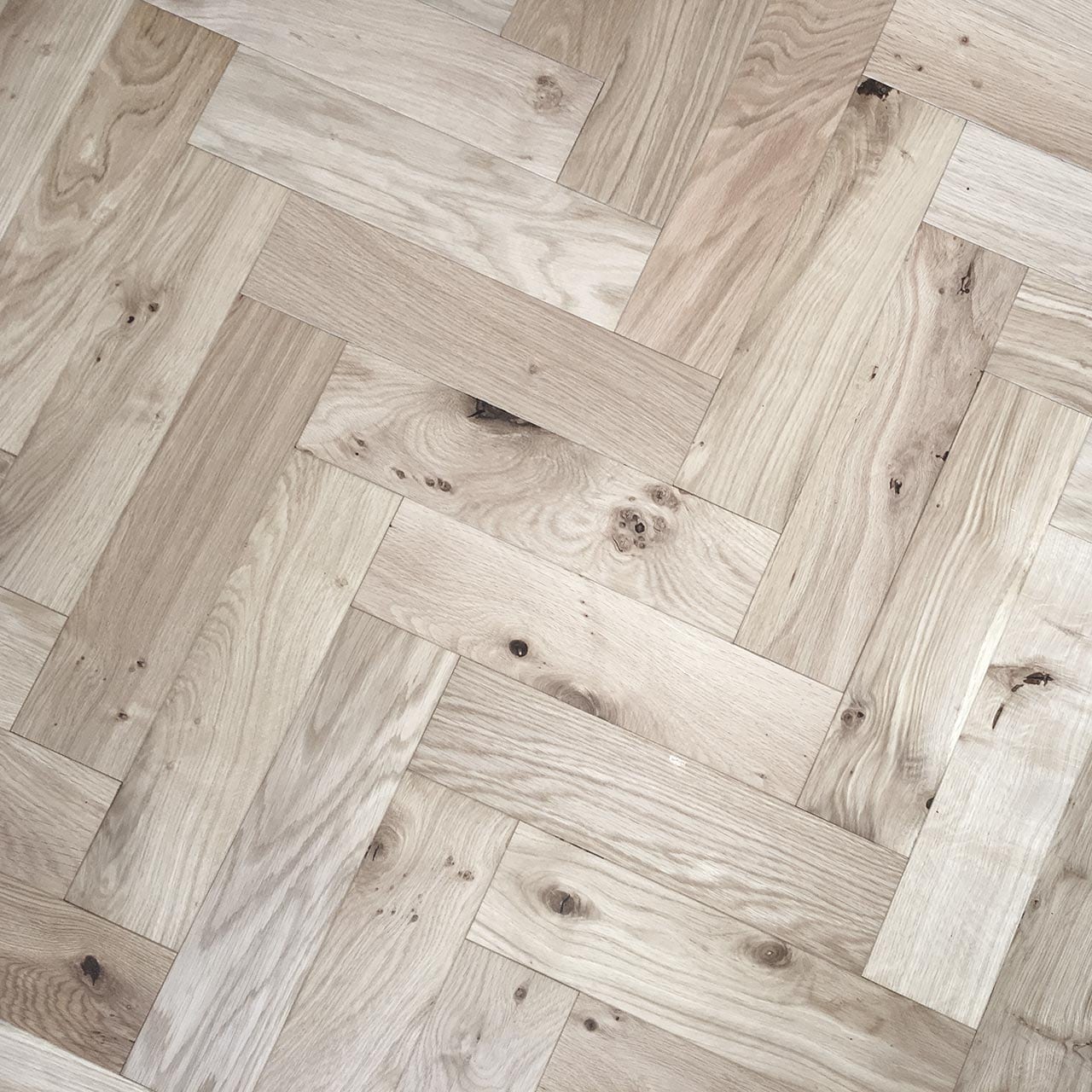 ZB107 Unfinished Oak - Unfinished Herringbone Parquet Oak Wood Floor
